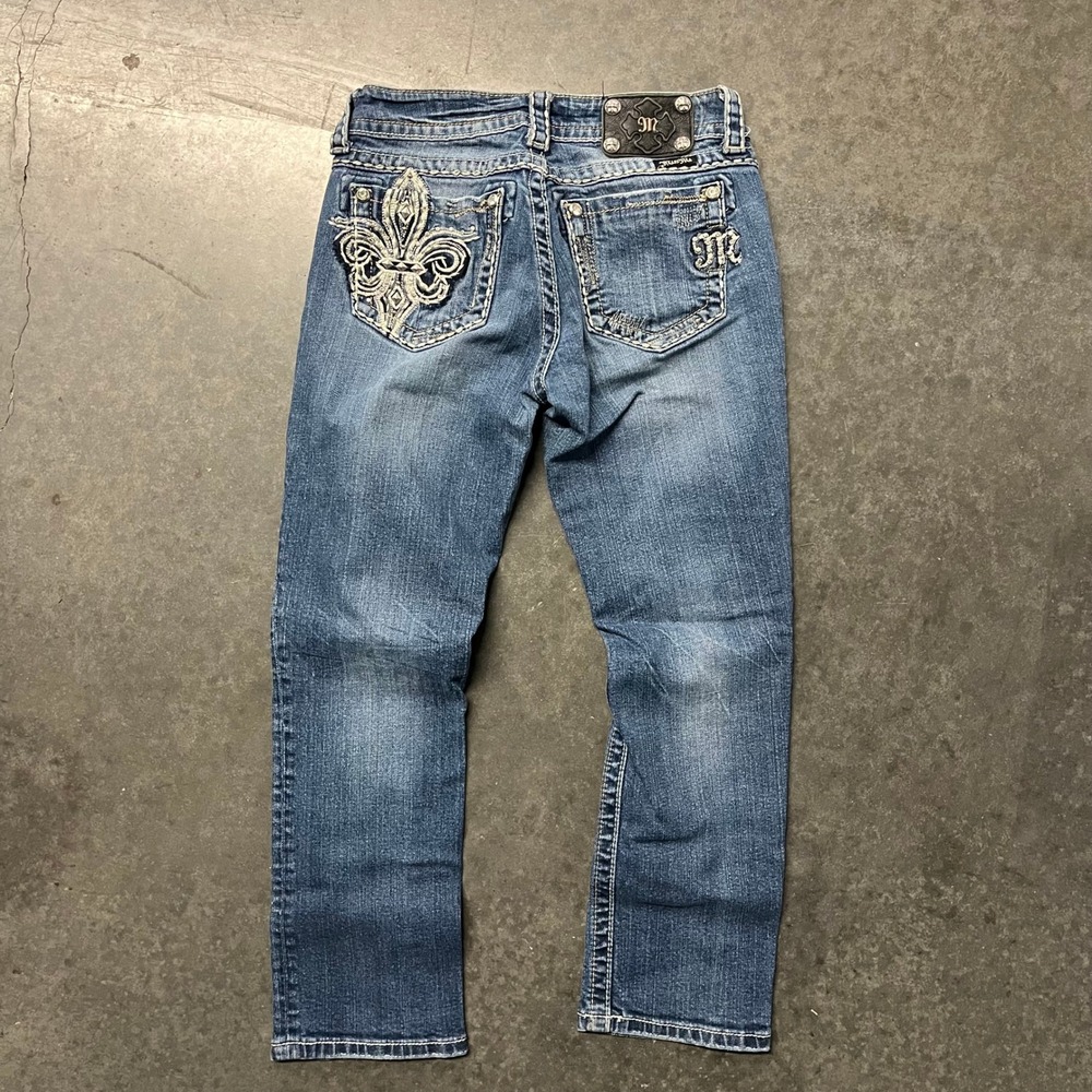 Miss Me Easy Capri Jeans Size 26 Medium Wash Fleur De Lis Buckle JES340EP8